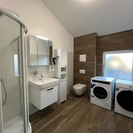 Vipstay - Stilvoll Und Geraeumige Apartments Mit Terasse Oder Balkon, Kueche, Kostenloses Parken, Wlan, Smart Tv Wiesloch Exterior foto