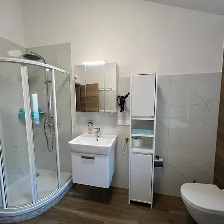 Vipstay - Stilvoll Und Geraeumige Apartments Mit Terasse Oder Balkon, Kueche, Kostenloses Parken, Wlan, Smart Tv Wiesloch Exterior foto