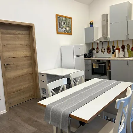 Vipstay - Stilvoll Und Geraeumige Apartments Mit Terasse Oder Balkon, Kueche, Kostenloses Parken, Wlan, Smart Tv Wiesloch Exterior foto