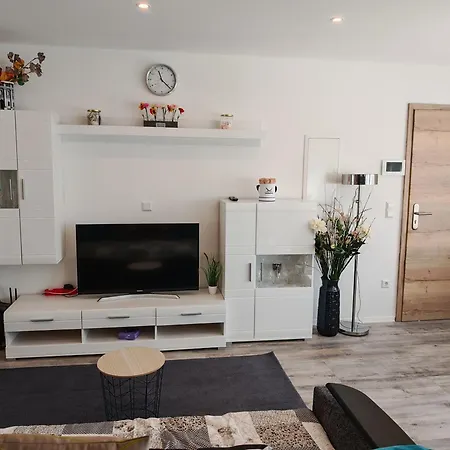 Vipstay - Stilvoll Und Geraeumige Apartments Mit Terasse Oder Balkon, Kueche, Kostenloses Parken, Wlan, Smart Tv Wiesloch Exterior foto