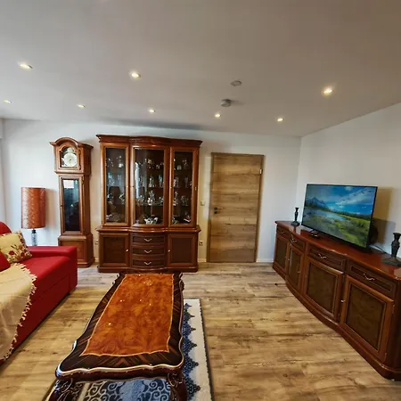 Vipstay - Stilvoll Und Geraeumige Apartments Mit Terasse Oder Balkon, Kueche, Kostenloses Parken, Wlan, Smart Tv Wiesloch Exterior foto