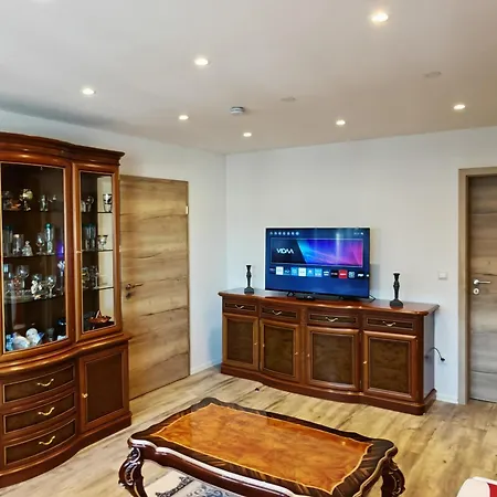 Vipstay - Stilvoll Und Geraeumige Apartments Mit Terasse Oder Balkon, Kueche, Kostenloses Parken, Wlan, Smart Tv Wiesloch Exterior photo