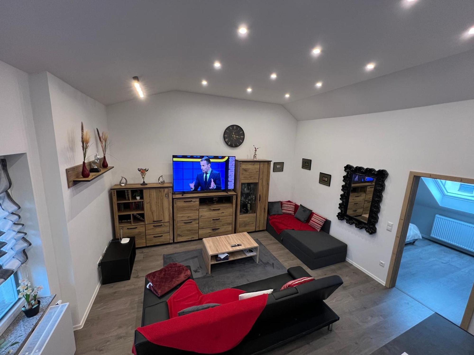 Apartment Vipstay - Stilvoll Und Geraeumige Mit Terasse Oder Balkon, Kueche, Kostenloses Parken, Wlan, Smart Tv