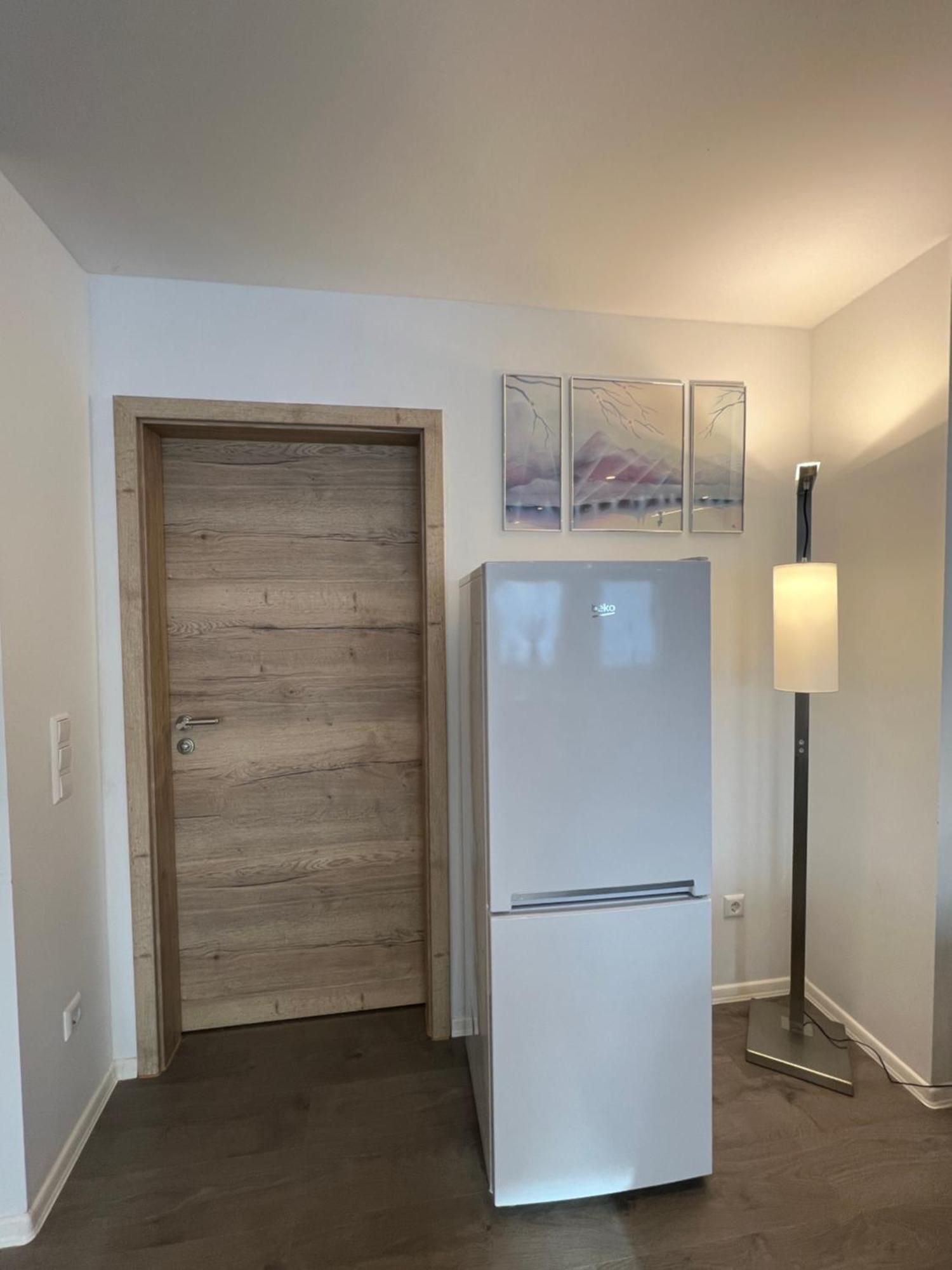 Vipstay - Stilvoll Und Geraeumige Mit Terasse Oder Balkon, Kueche, Kostenloses Parken, Wlan, Smart Tv Apartment