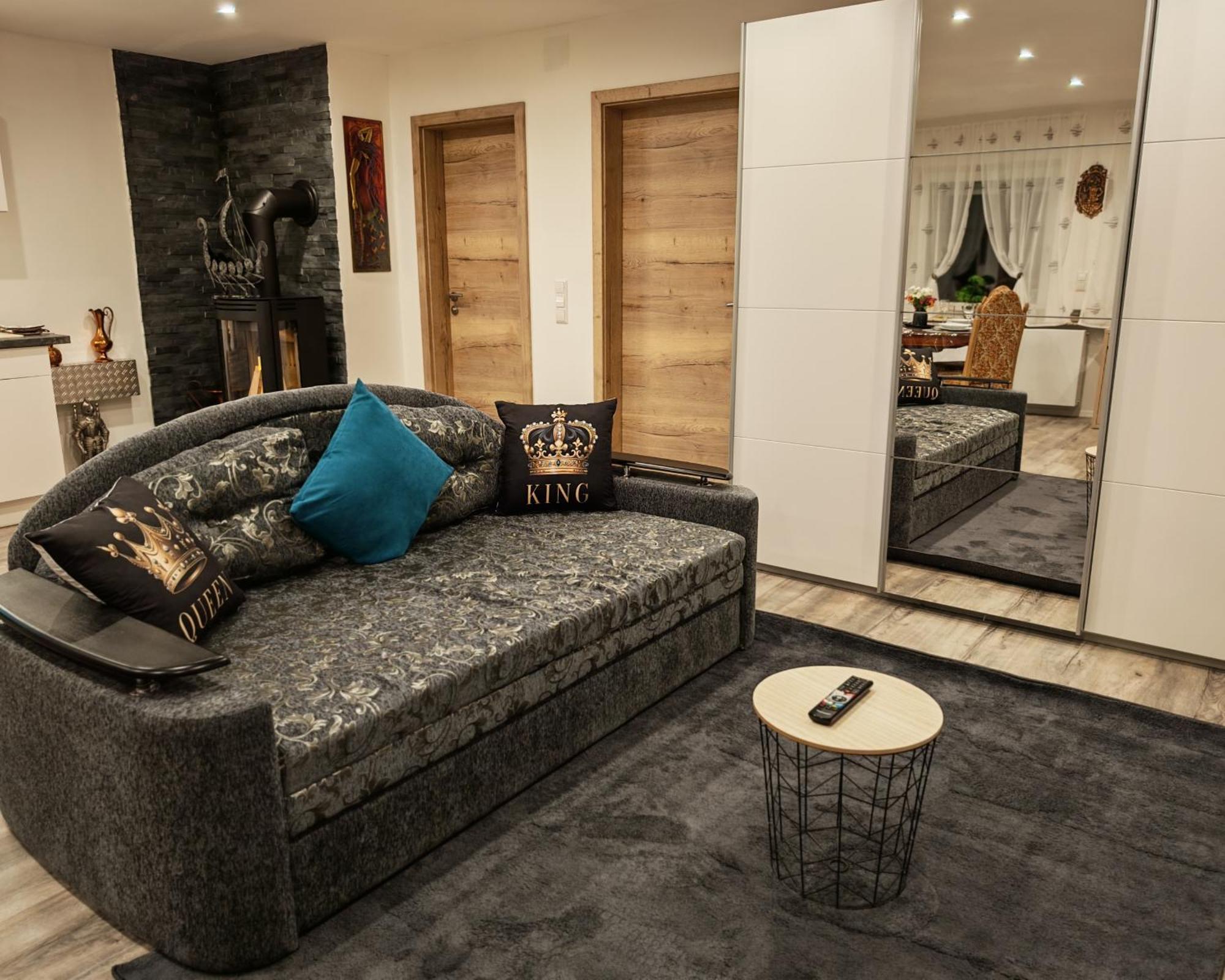Apartment Vipstay - Stilvoll Und Geraeumige Mit Terasse Oder Balkon, Kueche, Kostenloses Parken, Wlan, Smart Tv